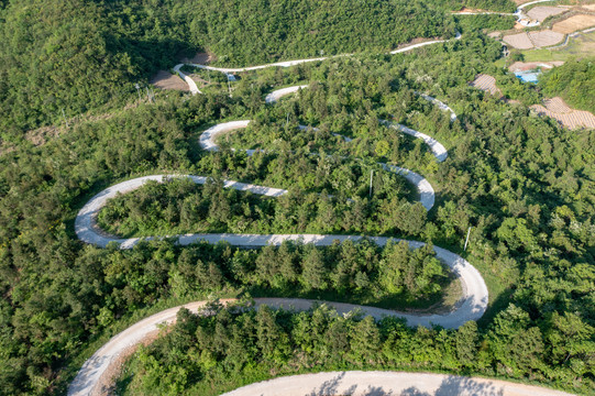 航拍湖南湘西的山间公路