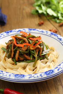 扁豆肉絲拌面
