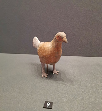 彩绘陶母鸡