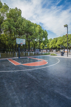 街头篮球场