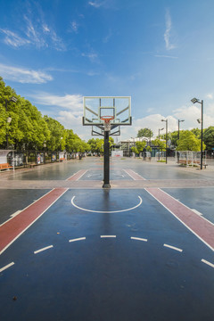街头篮球场