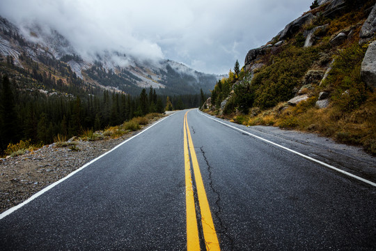 山路风景