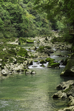 山泉小溪