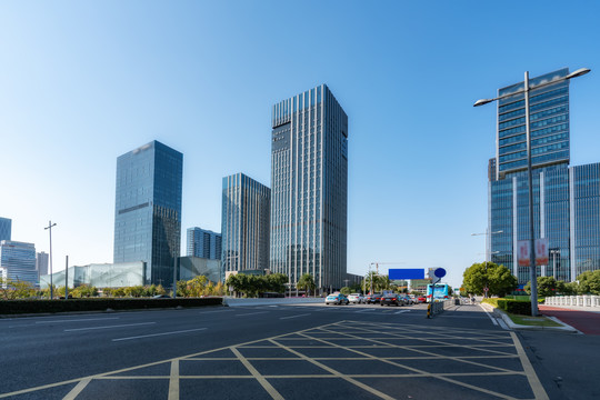 城市道路和建筑群背景