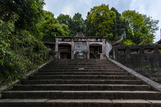 安岳石刻华严洞窟