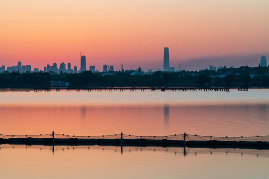 日落时分武汉东湖风景