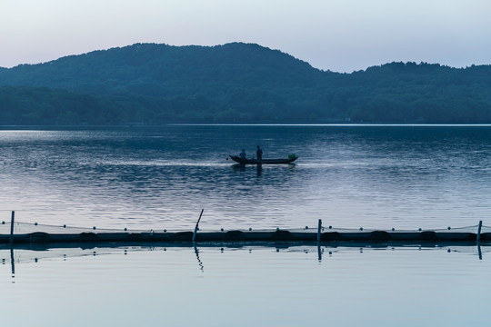 武汉东湖傍晚的风景