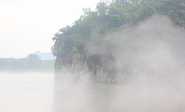 水墨象鼻山