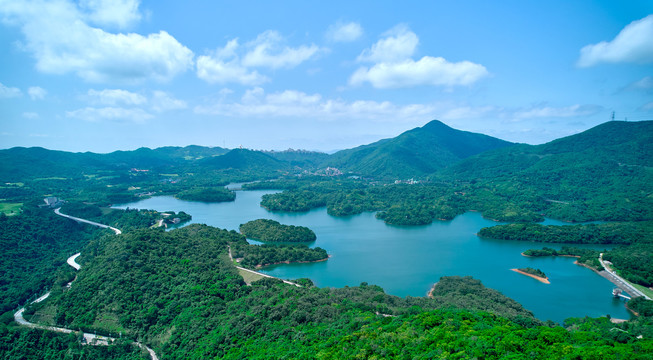 航拍深圳山水风光三洲田水库