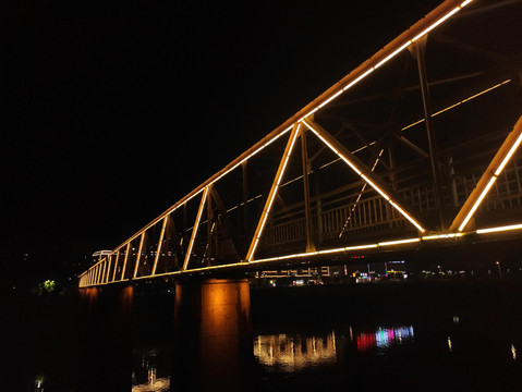 大铁桥夜景