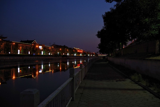 北京朝阳通惠河畔街景随拍