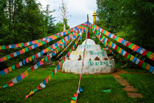 藏族尼玛堆