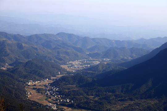 山区清晨风光