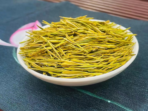 安吉白茶茶叶特写