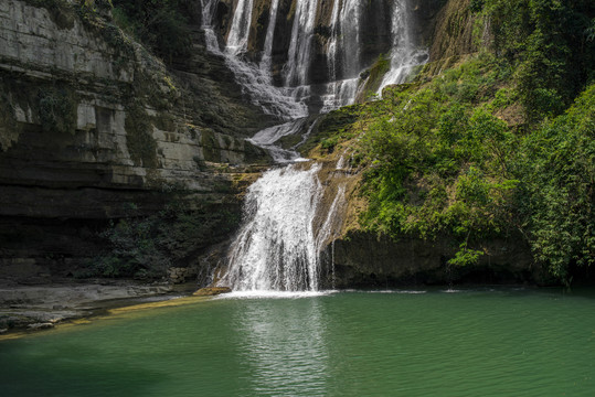 瀑布流水自然生态景区水源
