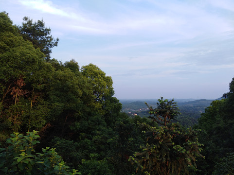 雨母山顶风景