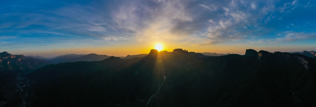 九女峰太行云海巍巍太行