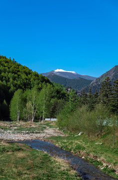 五台山蓝天绿水河流远山