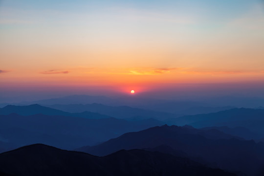 五台山东台顶望海寺日出云海