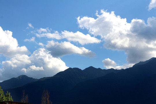 苍山剪影