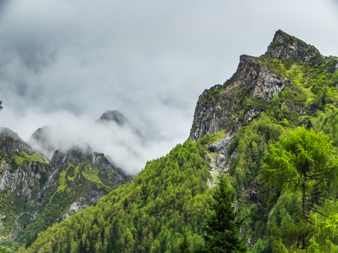 川西山川