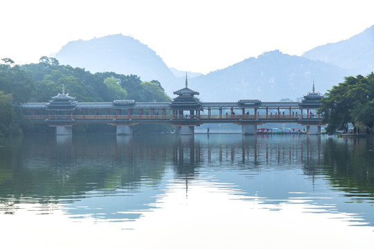 水墨山水风雨桥