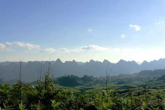 层层叠叠山