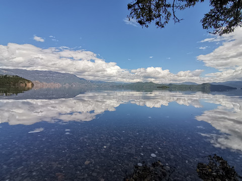 泸沽湖湖水