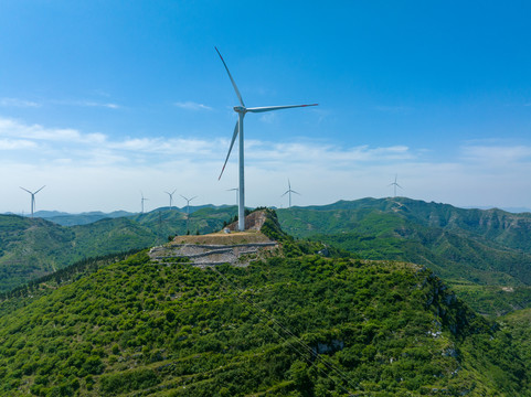 济南章丘九鼎山风车天路