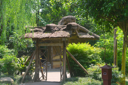 浣花溪公园茅屋柴门园林建筑