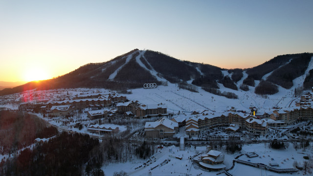 吉林万达长白山度假滑雪场