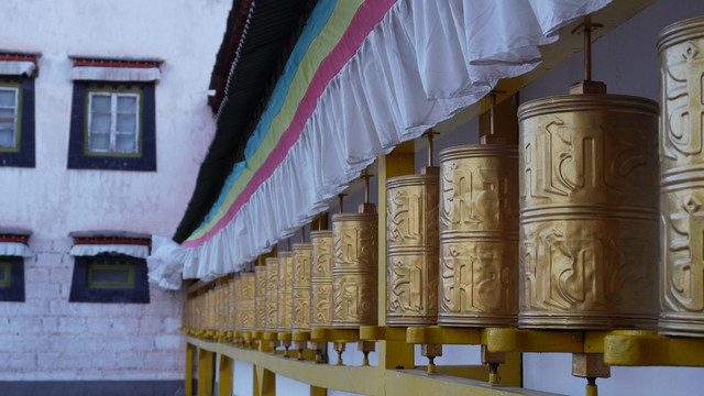 藏族转经筒中华民族园