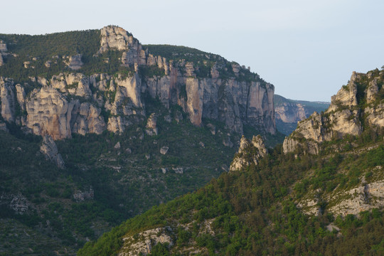 山峰黄昏背景