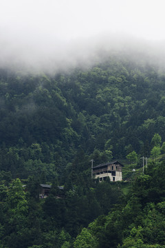 山坡上的村庄