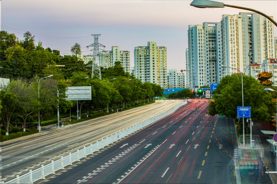 城市道路车流灯轨