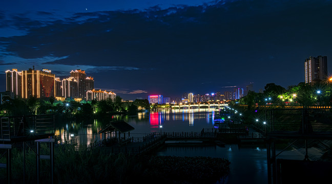 东坡湖夜景