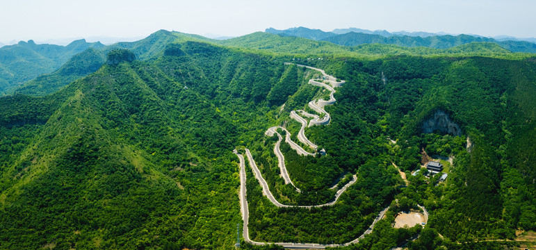 青州仰天山九龙盘蜿蜒公路