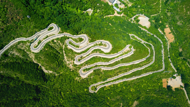 青州仰天山九龙盘蜿蜒山路