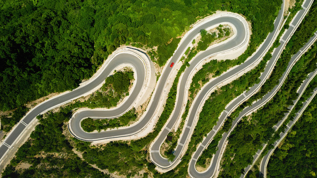 青州仰天山九龙盘蜿蜒山路