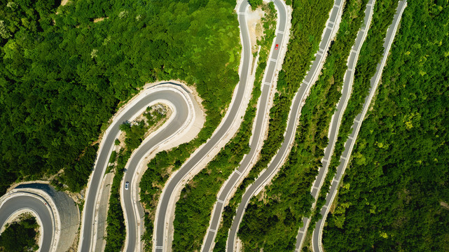 青州仰天山九龙盘蜿蜒山路