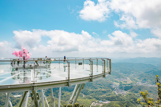 信宜石根山