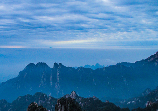 巍峨黄山