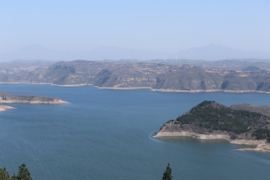 黄河小浪底水库宁静水面