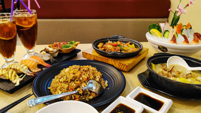 日式套餐壽司刺身