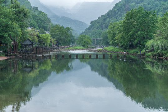 烟雨柳江