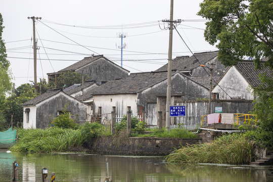 江南农村砖瓦房