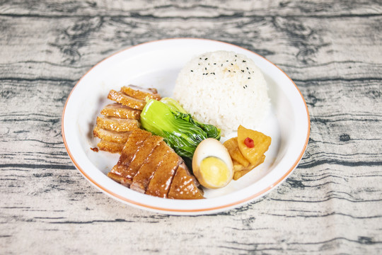 卤鹅烧肉双拼饭