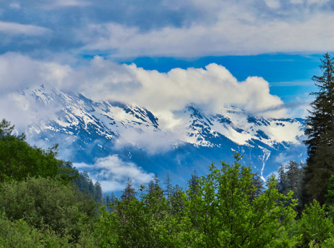 雪山与山景