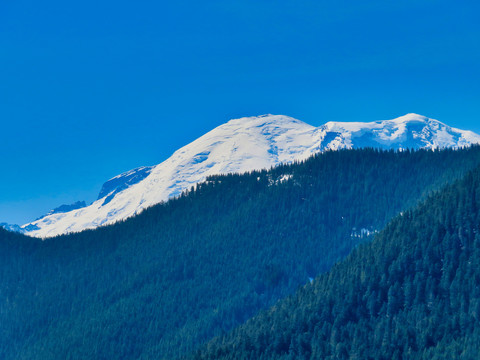 雪山与山景