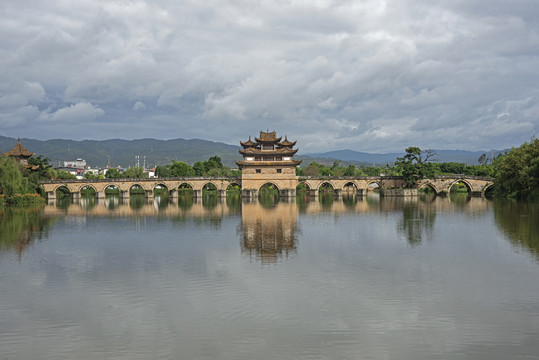 云南建水双龙桥